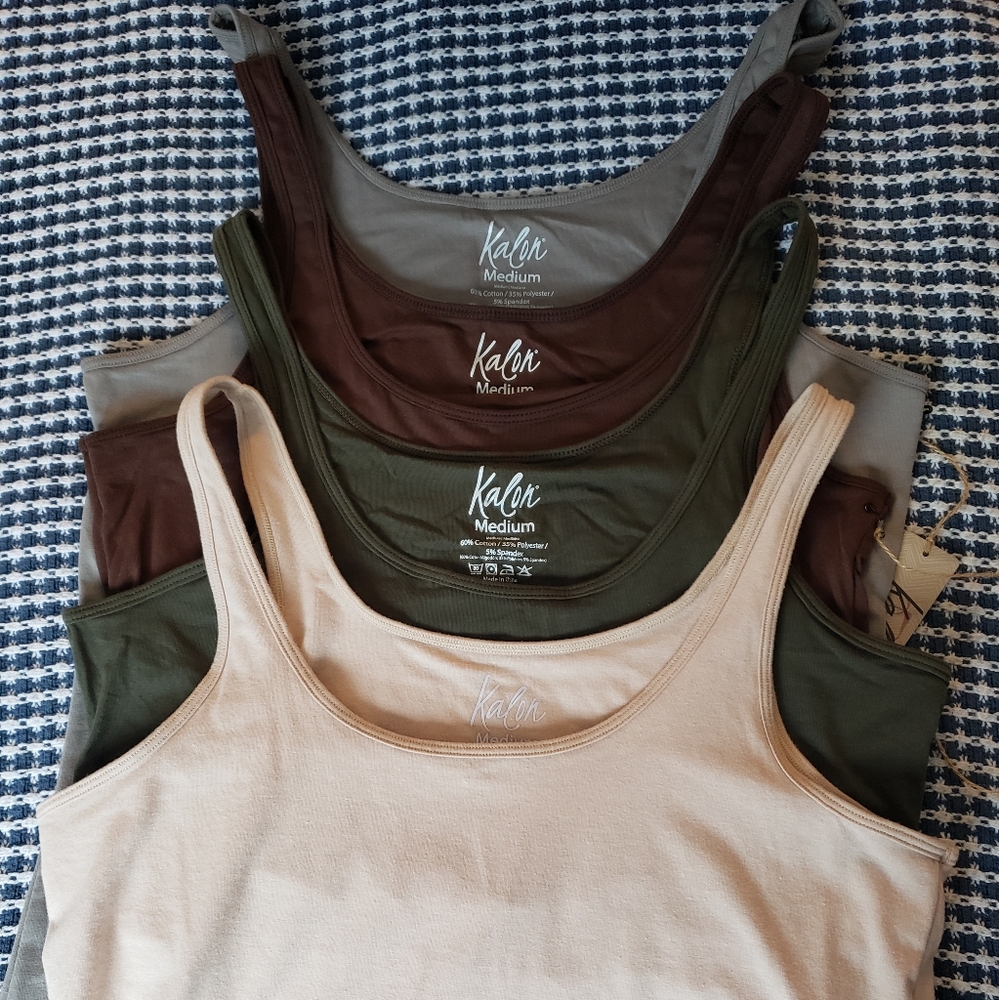 Bundle of 4 tank tops
